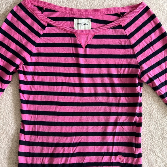 Abercrombie & Fitch Pink and Black Striped Sweater - Picture 3 of 10
